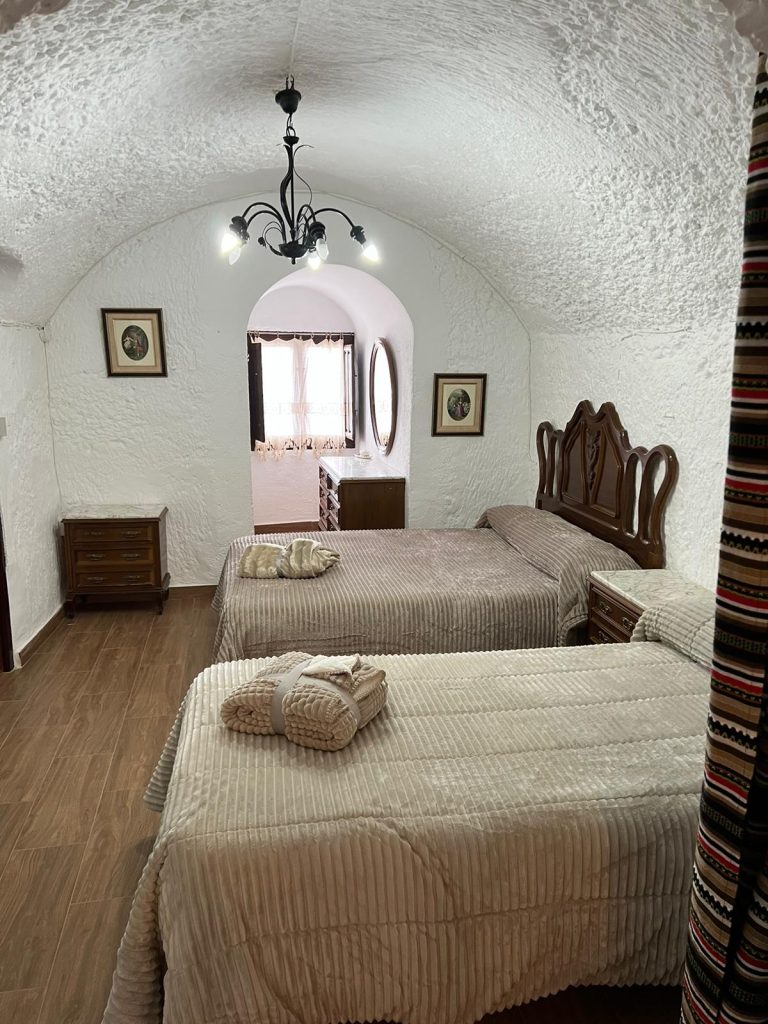 cueva guadix habitación