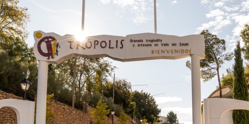 TROPOLIS (1)